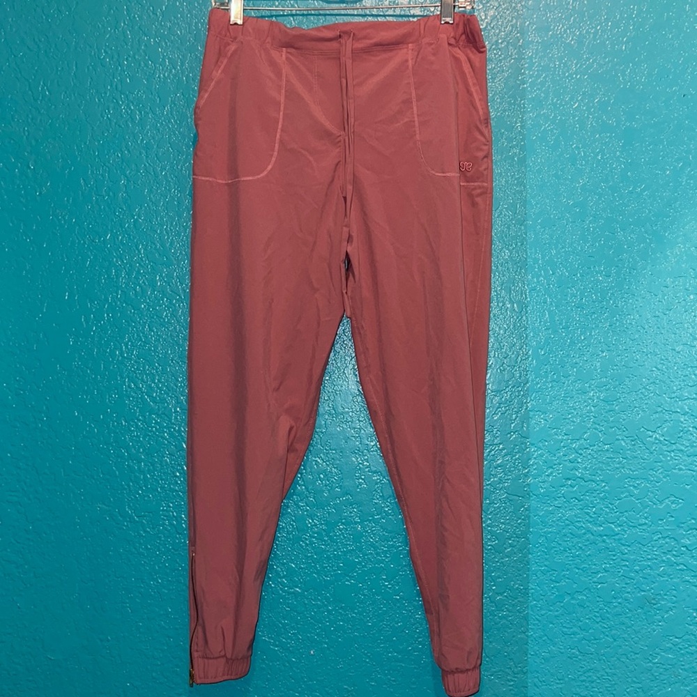 Albion pink scrub pants